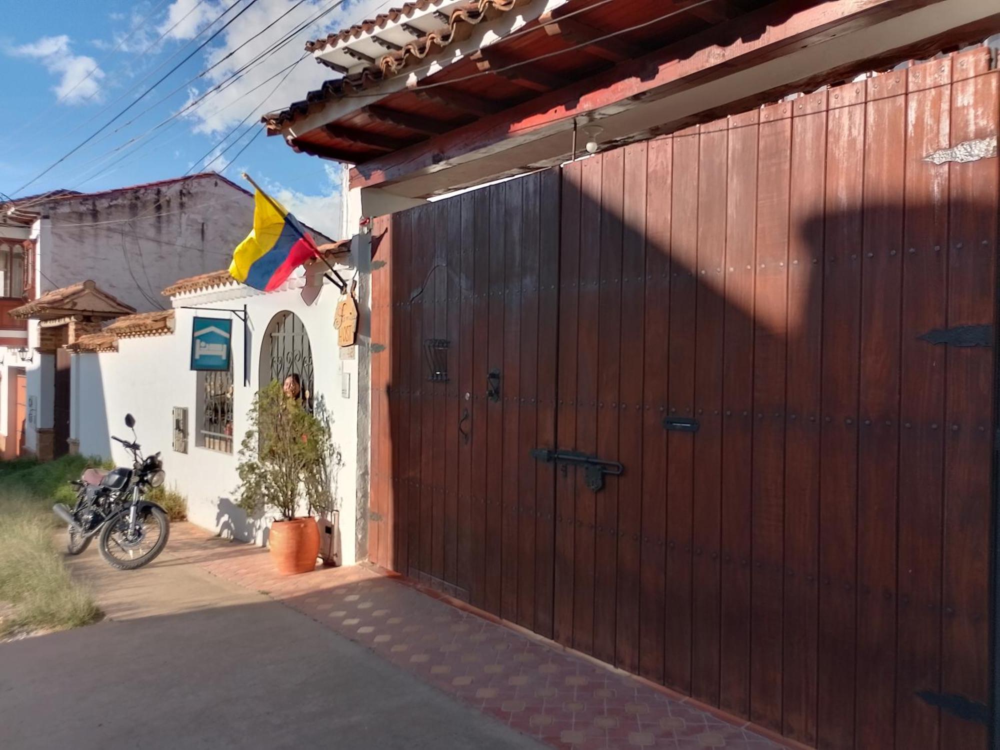 Family Host Hostel Вилья-де-Лейва Экстерьер фото