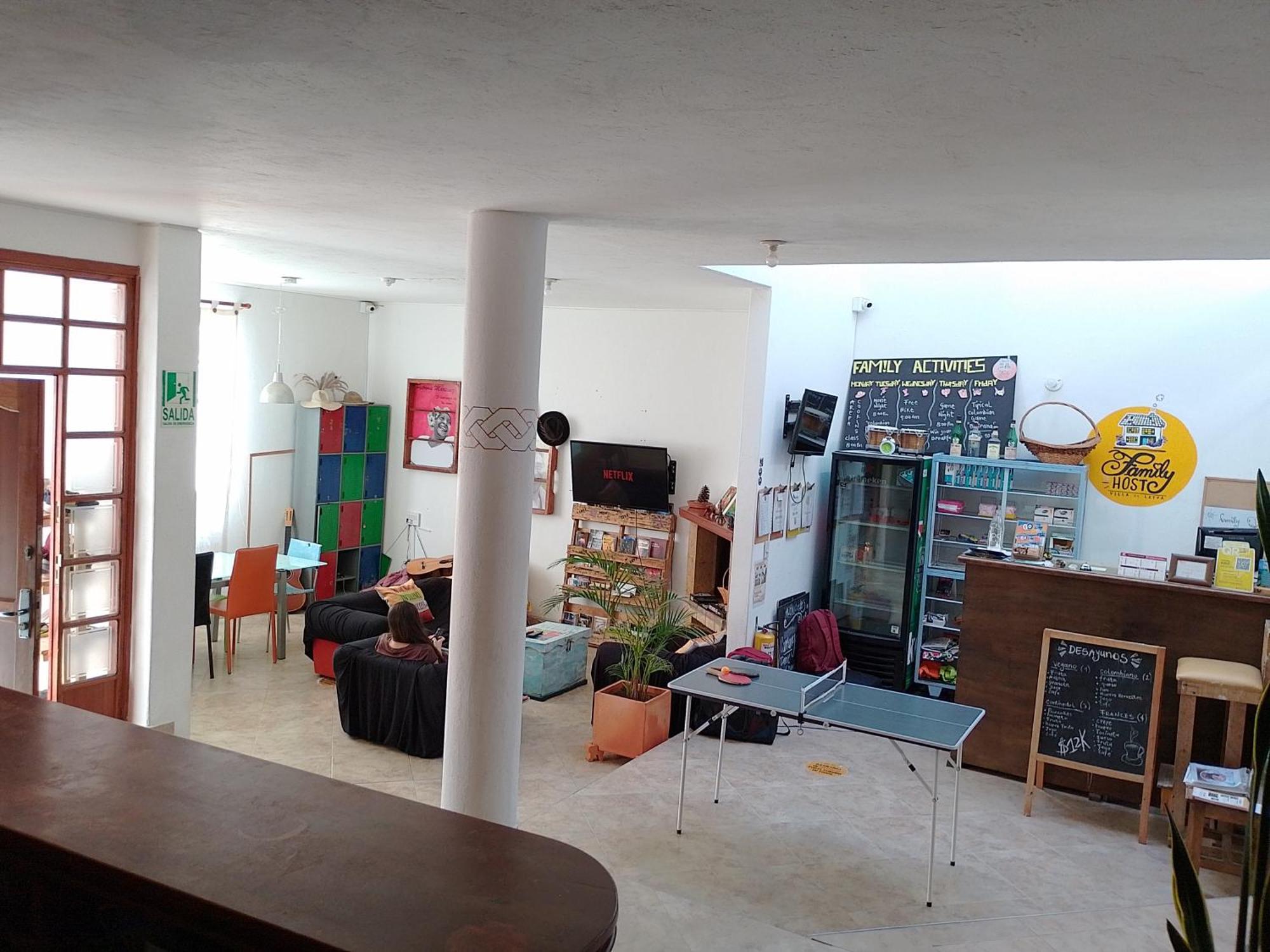Family Host Hostel Вилья-де-Лейва Экстерьер фото