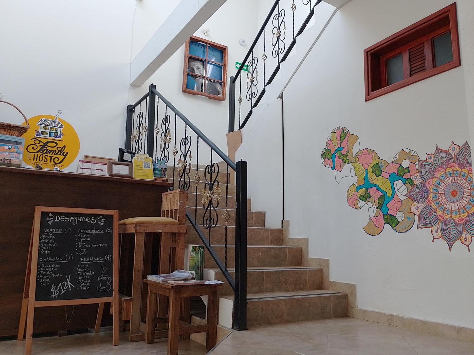 Family Host Hostel Вилья-де-Лейва Экстерьер фото